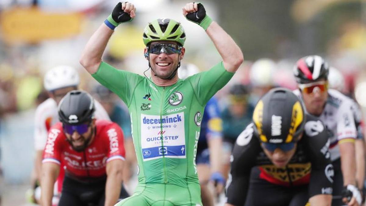 Tour, fantastico Caven-Tris: sprint regale su Van Aert, domani doppio Ventoux