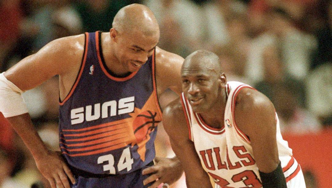 Charles Barkley e Michael Jordan durante le Finals del 1993, le ultime giocate dai Suns prima di quelle di quest'anno. AP 