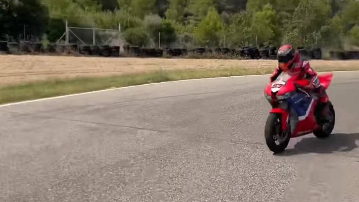 Marc Marquez riparte con gli allenamenti in pista: che gas con la nuova Honda Cbr600RR