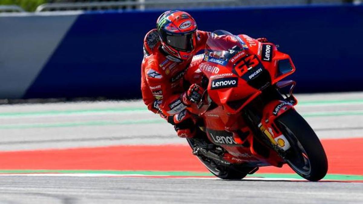 MotoGP, Bagnaia vola nelle FP3 e si mette dietro le Yamaha ufficiali. Rossi 19°
