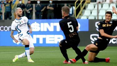Parma Inter 0 2 Gol Di Brozovic E Vecino I Tifosi Contestano Suning La Gazzetta Dello Sport