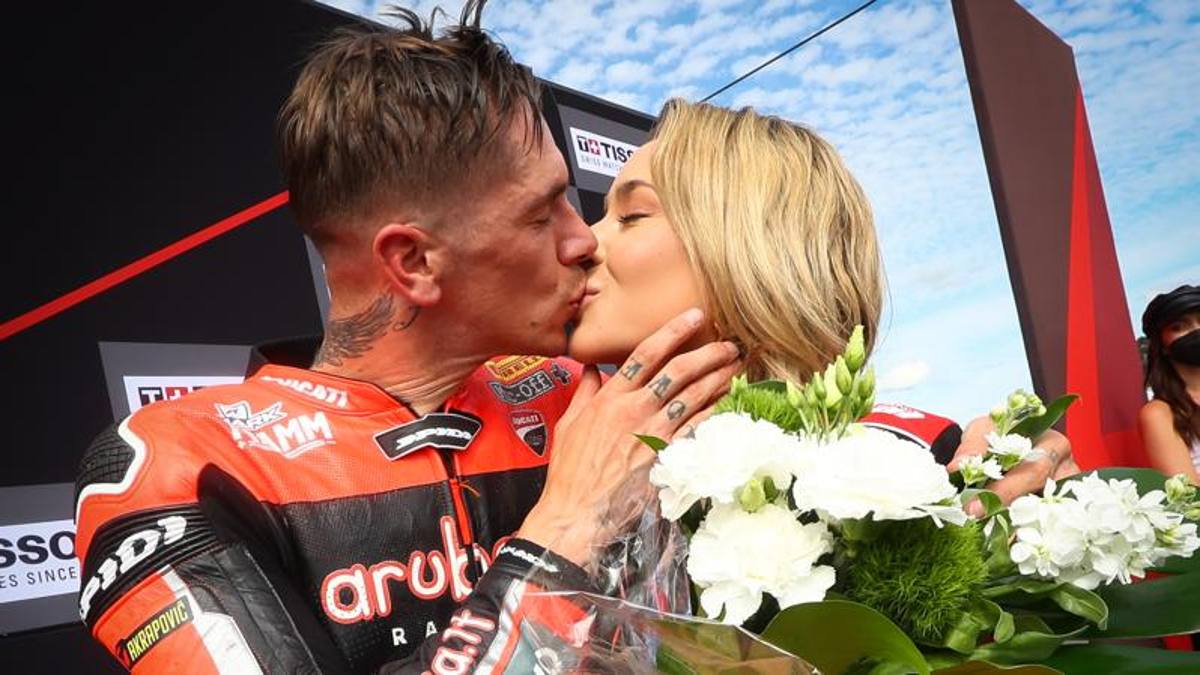 Redding, vittoria e proposta di matrimonio sul podio alla sua Jacey