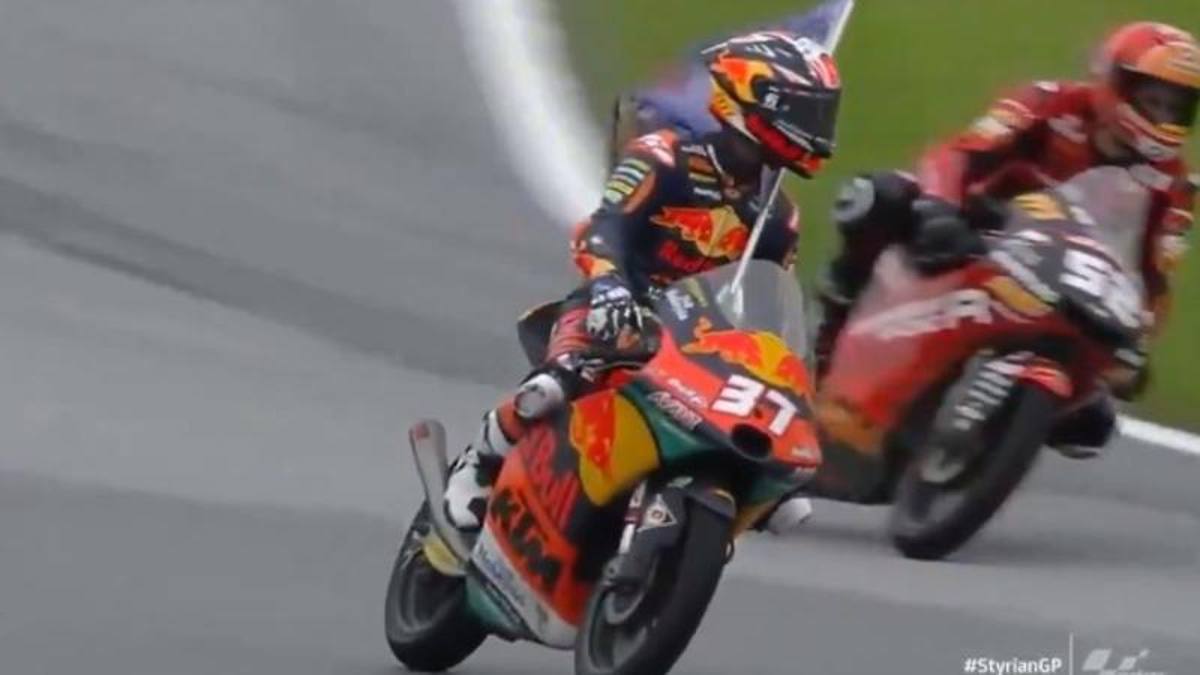 Gp Stiria: Pedro Acosta vince all’ultimo giro su Sergio Garcia, Fenati 3°
