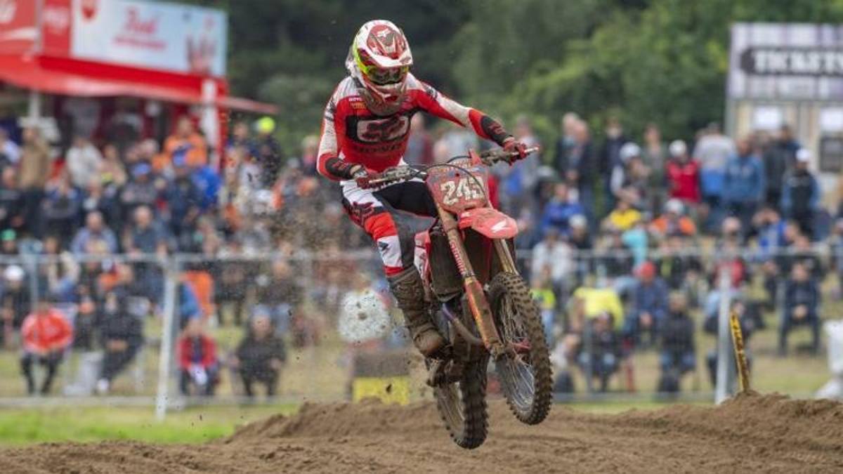 MXGP Lettonia: Herlings butta via la vittoria all’ultimo giro, Gajser cinico