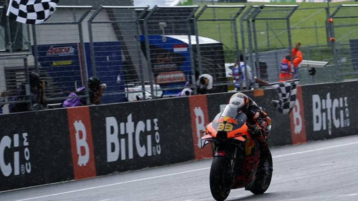 Binder vince alla roulette dell’Austria, secondo un grande Bagnaia. Rossi 8°