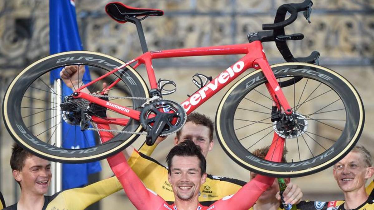 Roglic cannibale: vince la cronometro finale e conquista la terza Vuelta di fila