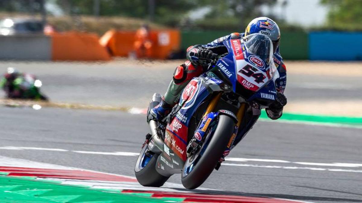 Sbk Magny-Cours: Razgatlioglu cala il tris, Rea secondo davanti a Redding
