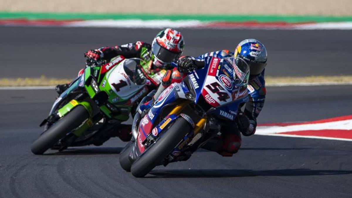 Razgatlioglu saluta la tripletta: penalizzato nella Superpole Race