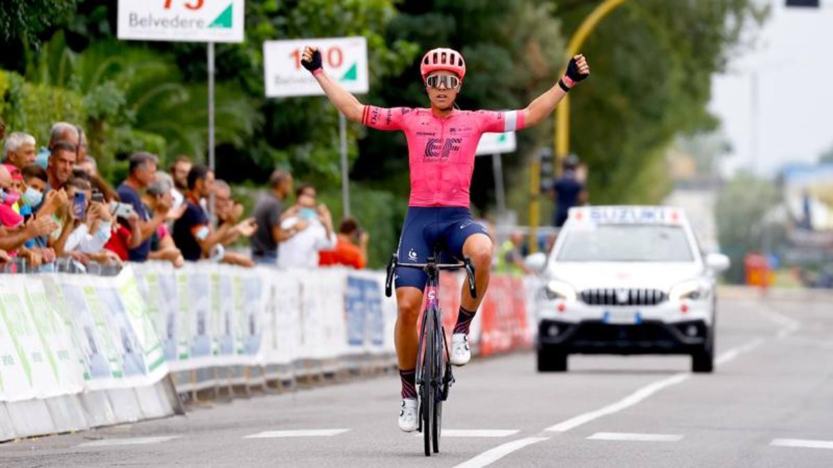 Giro di Toscana, dietro a Valgren ci sono De Marchi e Ulissi