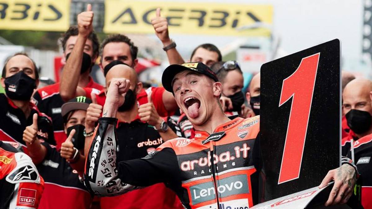 A Barcellona tris Ducati, Redding vince sul bagnato, a podio Bassani e Rinaldi
