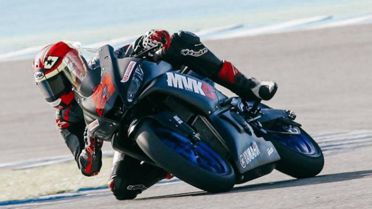 Superbike, un minuto di silenzio per Berta Vinales, ma il programma va avanti