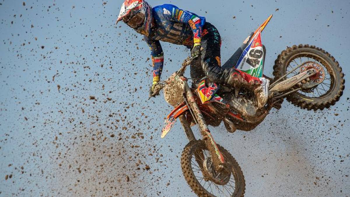 Nazioni, gara 1: Cairoli cade subito, Francia in testa