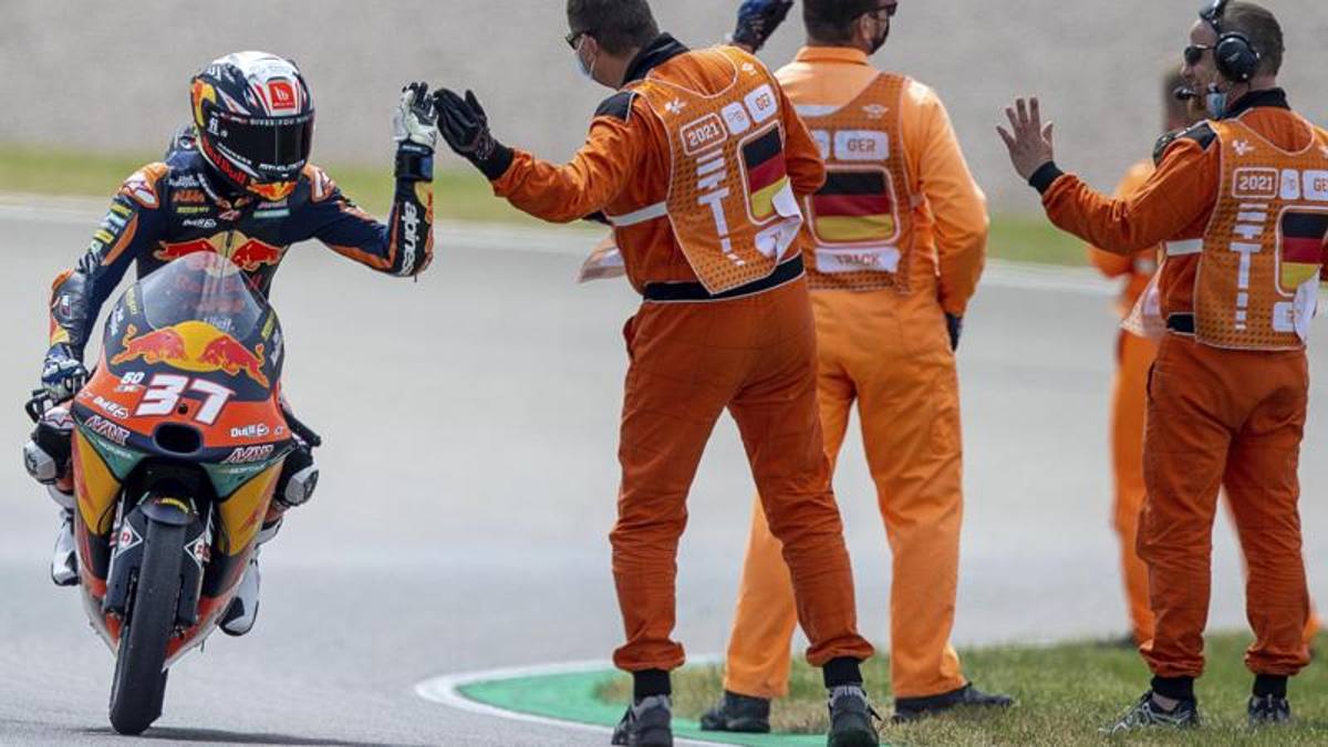 Acosta, che bordate: “Noi piloti siamo i pagliacci dello show. Gli haters? Mi caricano...”