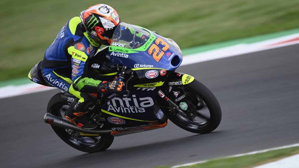 Moto3, FP1: Antonelli in testa sotto la pioggia. A terra Acosta e Garcia
