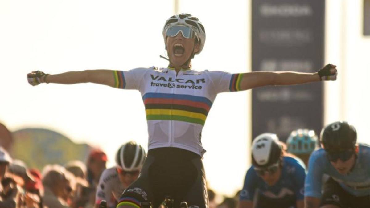 Inghilterra: la Balsamo vince la prima in maglia iridata