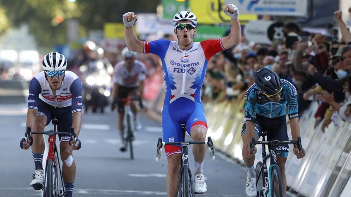 Parigi-Tours: Démare rimonta e allo sprint è implacabile