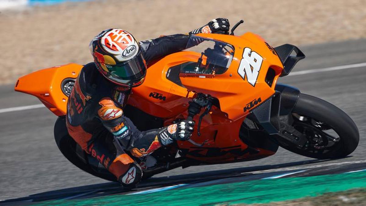 Ktm, consegnate le prime RC 8C: I proprietari in pista a Jerez con Pedrosa e Kallio