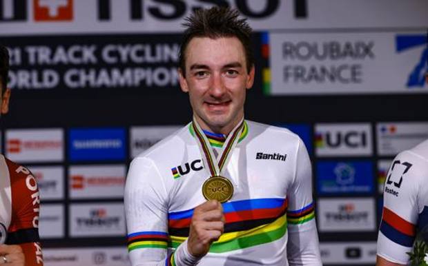 Elia Viviani in foto tra Olimpiadi, Mondiali, operazione e la fidanzata  Elena - La Gazzetta dello Sport