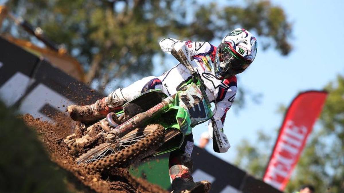 MXGP: clamoroso ritiro di Herlings in Gara 1. Mondiale riaperto. Febvre vince e va a +1