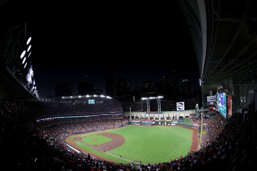  Una panoramica del Minute Maid Park di Houston prima di gara-2 delle World Series. Afp  
