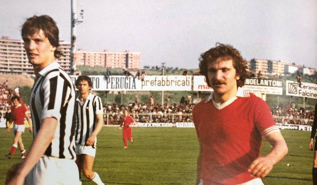 Renato Curi con Marco Tardelli in Perugia-Juve del 1976. 