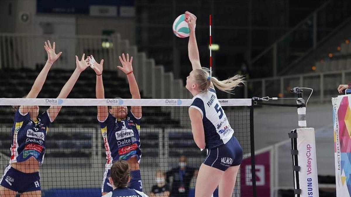 Voleibol, A1 femenino: Monza Conigliano 2-3, Trento Chieri 1-3