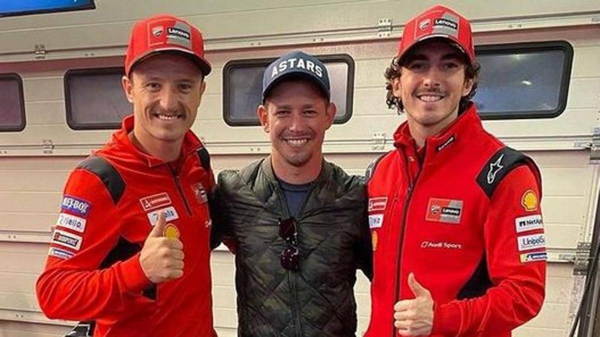 Stoner a sorpresa in Portogallo: “Io, Rossi, la Honda, la malattia. Vi dico tutto”