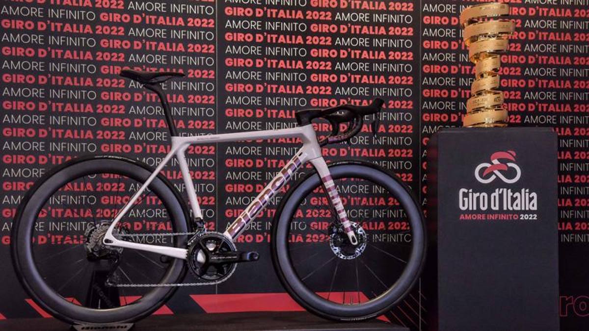 Bianchi, una bici “Specialissima“ per il Giro d'Italia 105