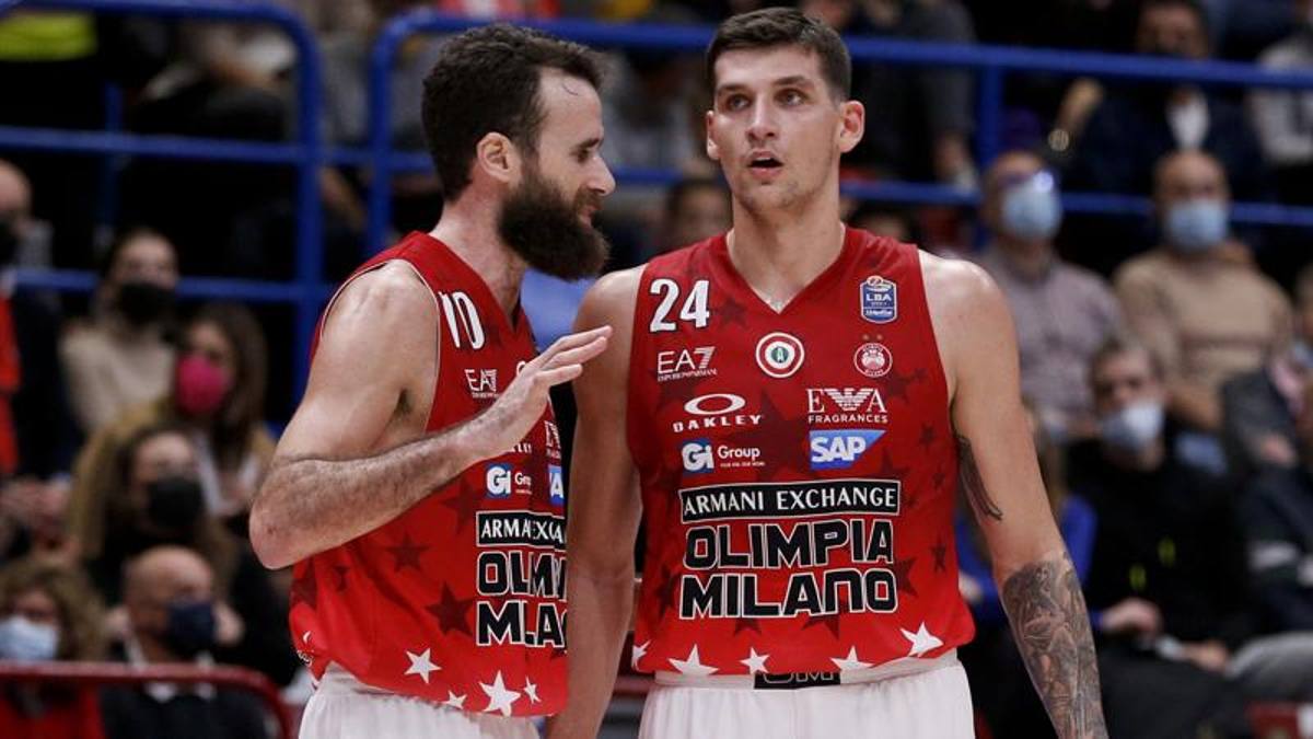 Frattura al piede, Mitoglou out. E Milano torna sul mercato