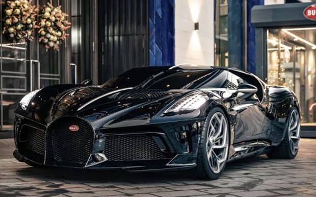 Bugatti La Voiture Noire, il pezzo unico da 11 milioni si trova ora a Londra