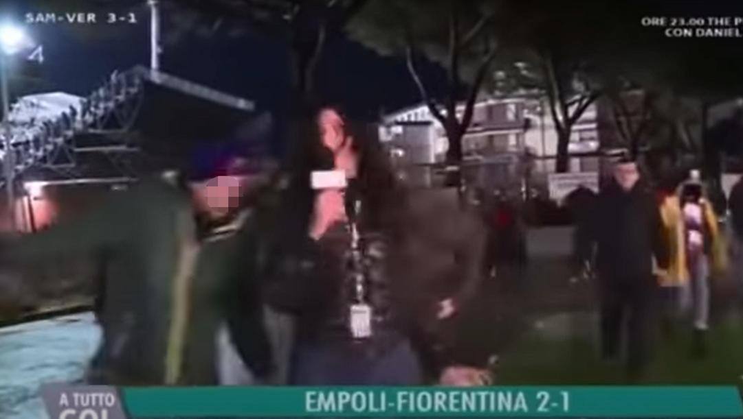 La giornalista Greta Beccaglia fuori dallo stadio di Empoli dopo la partita con la Fiorentina ANSA 