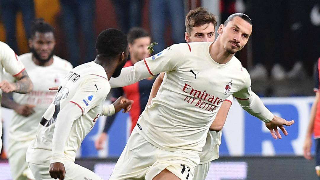 Zlatan Ibrahimovic esulta a Marassi dopo il gol. LaPresse 