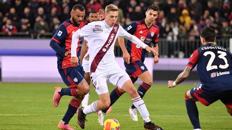 Cagliari-Torino 1-1, autogol di Carboni e gol di Joao Pedro
