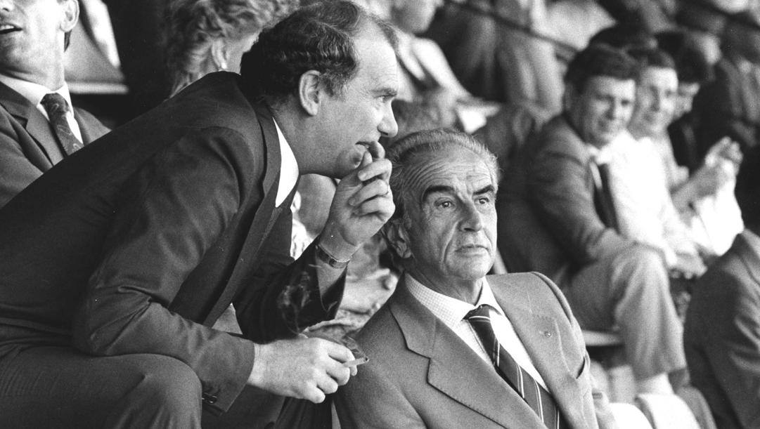 Da destra Peppino Prisco con l'ex presidente dell'Inter, Ernesto Pellegrini.  