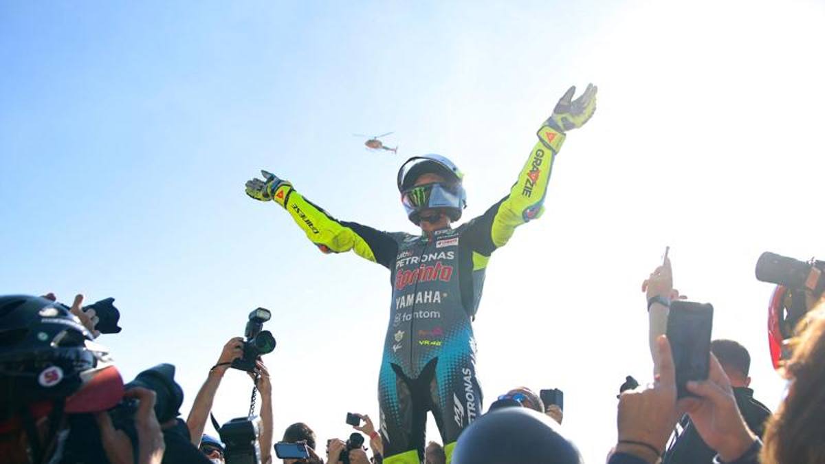 La MotoGP dopo l’era Valentino Rossi: come cambierà il tifo, senza il pilota più carismatico?