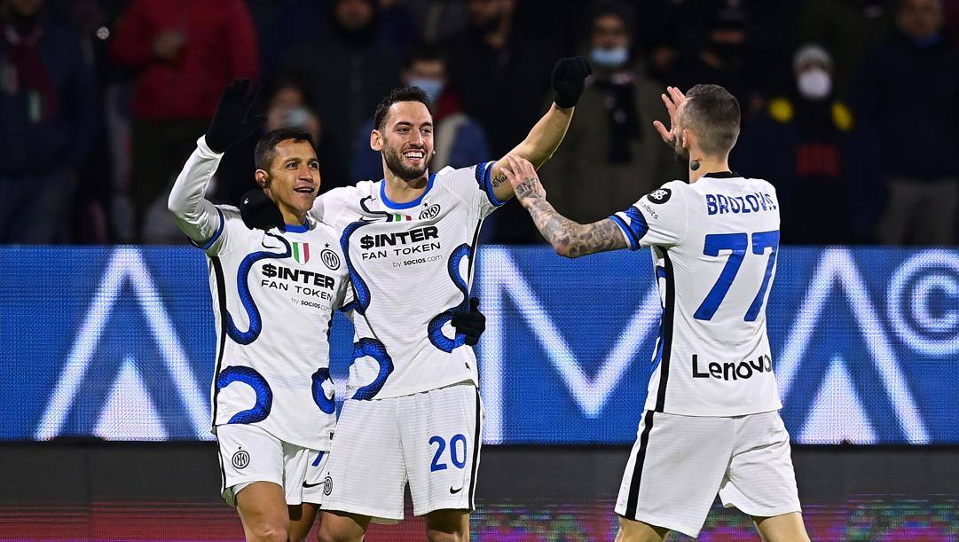 L'Inter festeggia il gol di Sanchez. Getty 