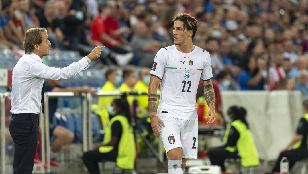 Roberto Mancini con Nicolo Zaniolo. Epa 