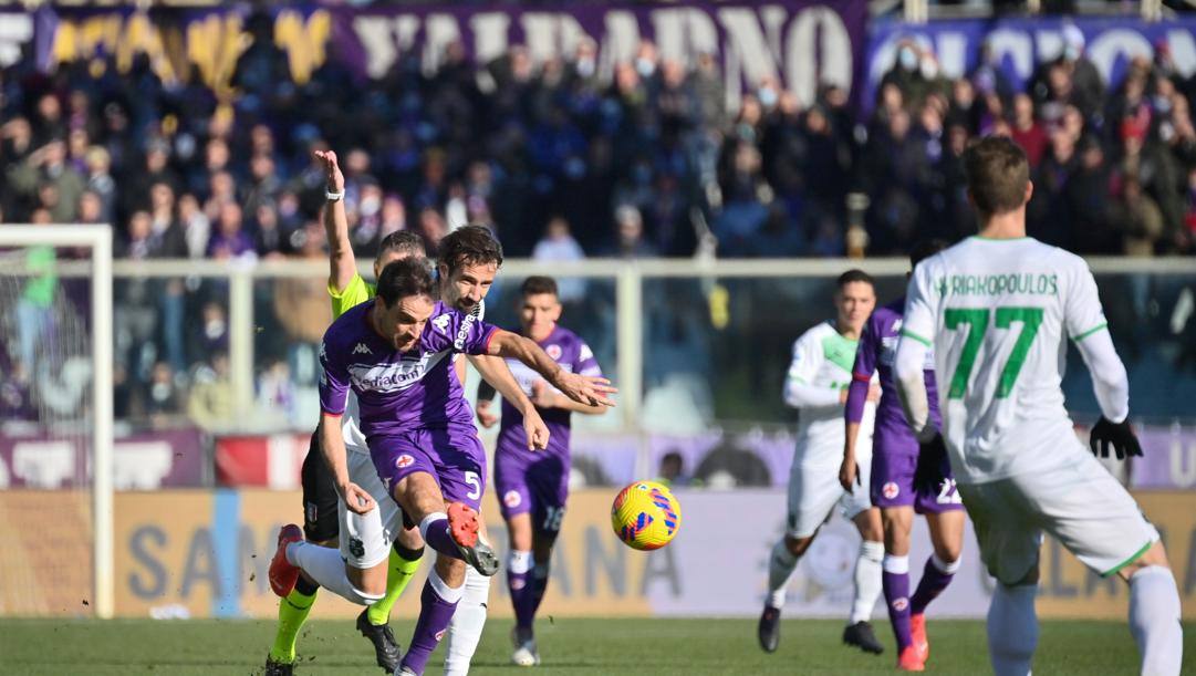 Giacomo Bonaventura (Fiorentina) in azione contrastato da Gian Marco Ferrari (Sassuolo), LaPresse 