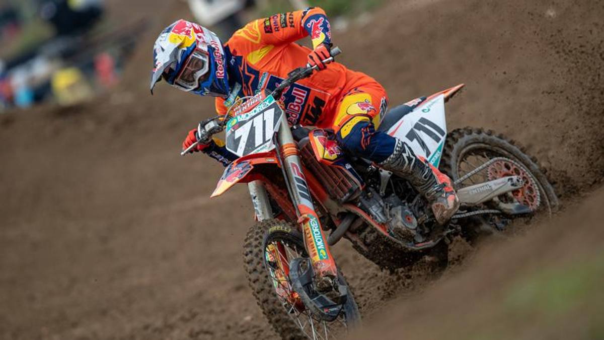 Rene Hofer: la MXGP ritira il numero del pilota travolto da una valanga