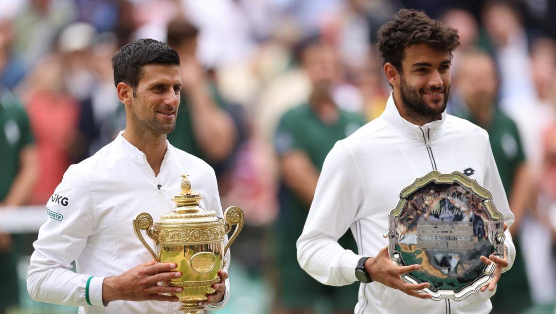 Novak Djokovic e Matteo Berrettini a Wimbledon. Ap 