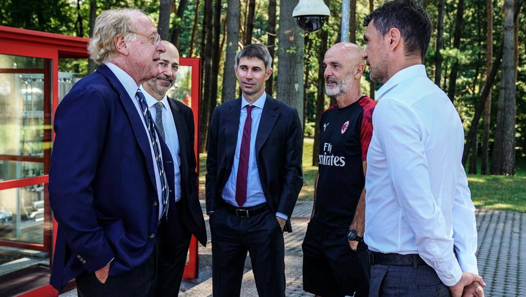 Da sinistra: Paolo Scaroni, Ivan Gazidis, Ricky Massara, Stefano Pioli e Paolo Maldini. LaPresse 