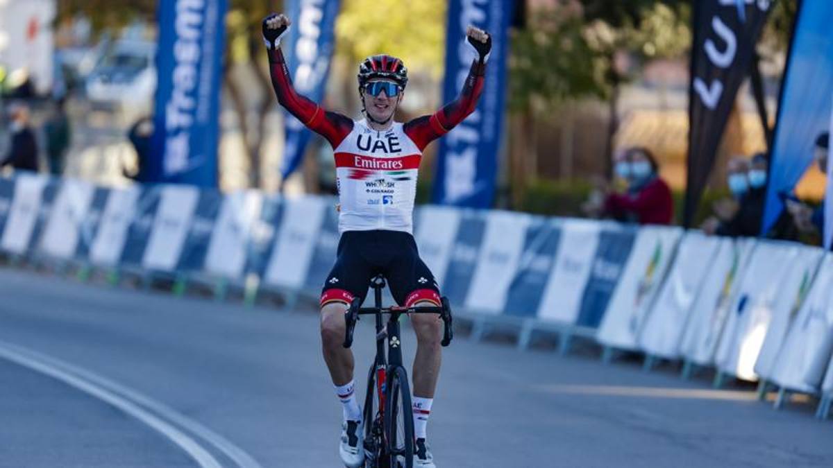 Fuga di 65 km e trionfo: McNulty, che numero a Maiorca