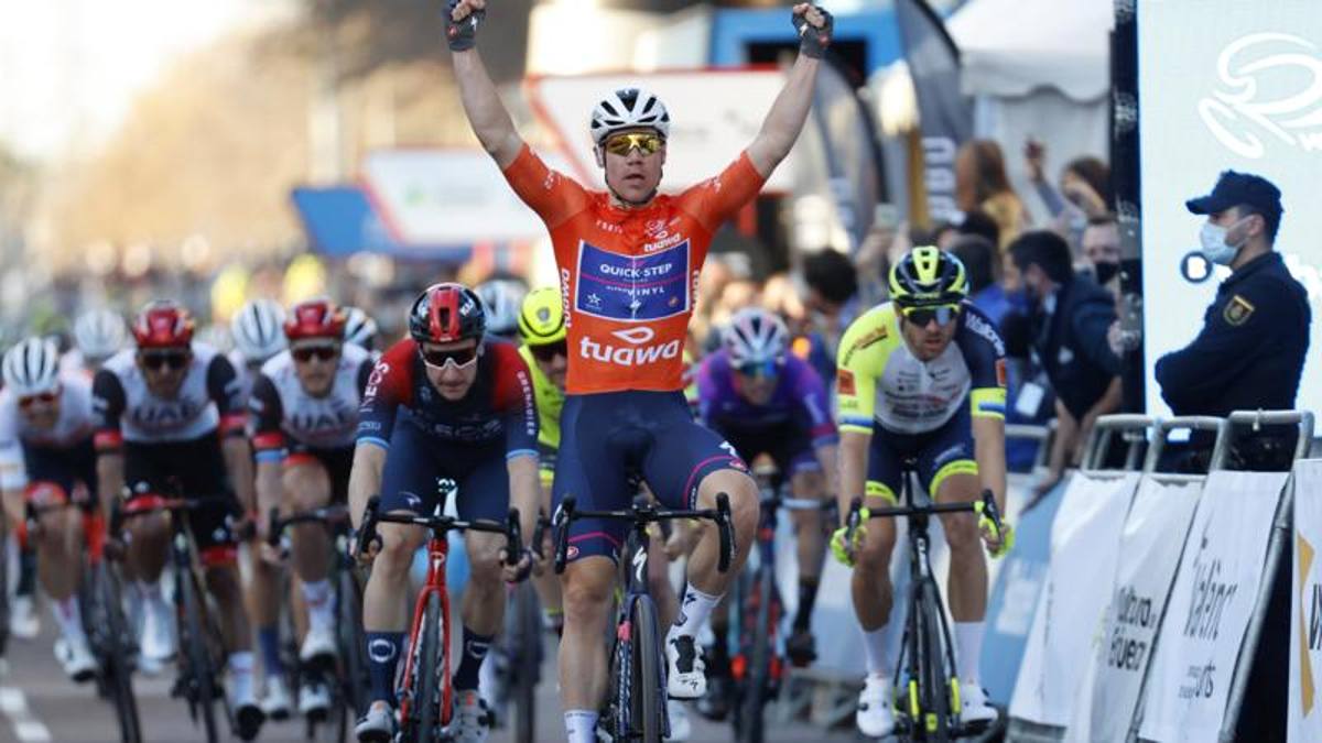 Valenciana, Viviani cresce: solo Jakobsen lo batte in volata