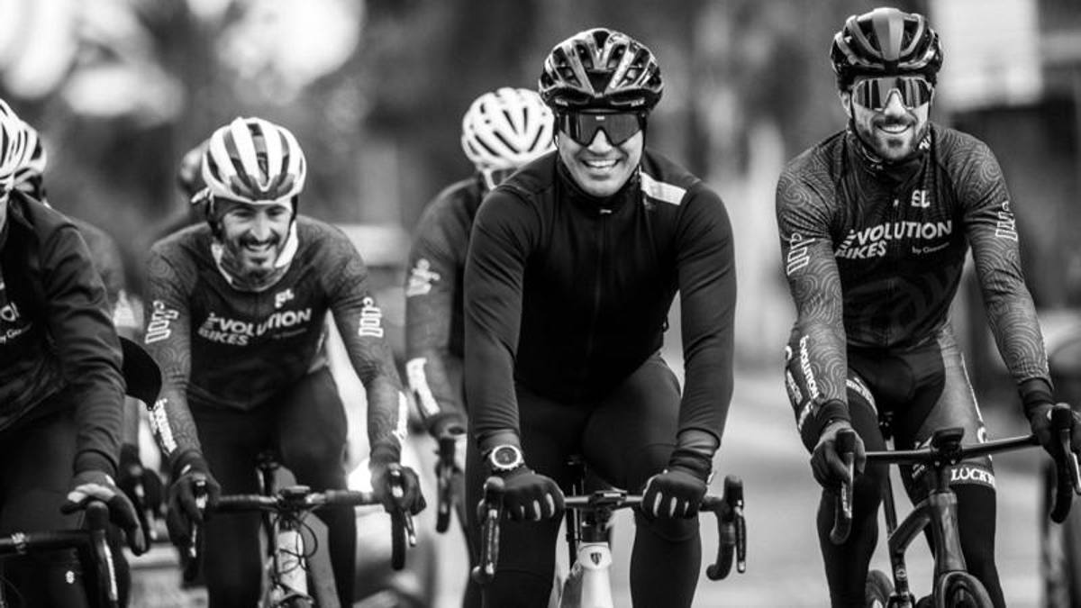 Cannavaro, in sella! “Con la bici che mi ha spedito Basso ho scoperto la Cina“