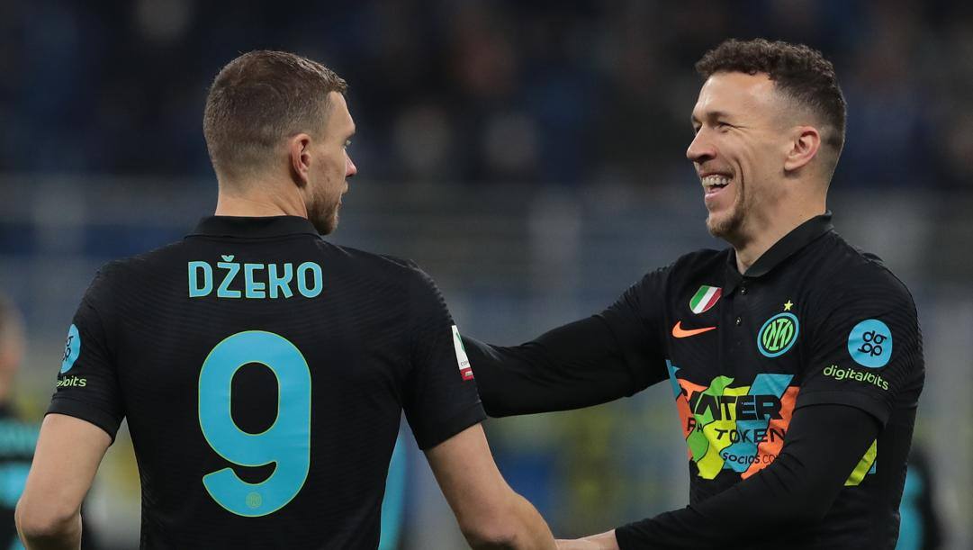 Dzeko e Perisic durante Inter-Roma. Getty 