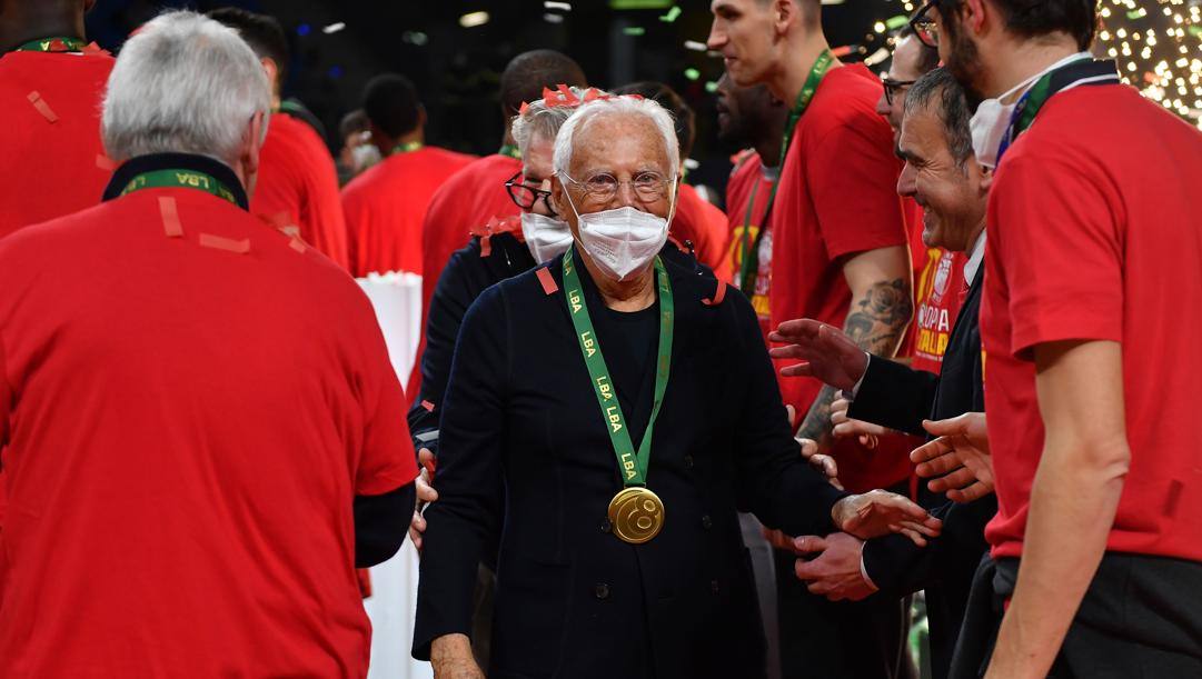 Giorgio Armani viene premiato per la vittoria della Coppa Italia 2021/22. Ciam-Cast 
