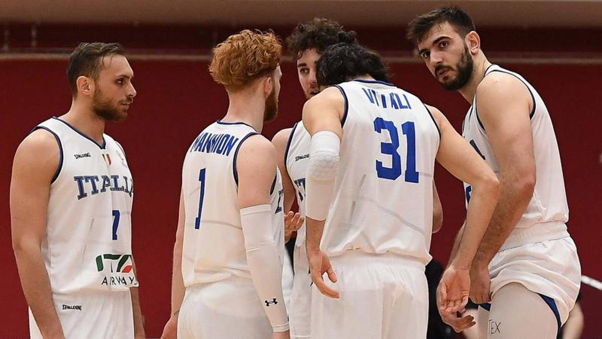 Disfatta Italbasket, tuona Petrucci: “Che figura... Ma ora rivoglio i big in azzurro“