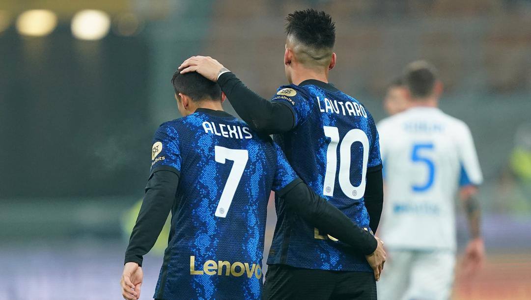 Alexis Sanchez, 33 anni, e Lautaro Martinez, 24. LaPresse 