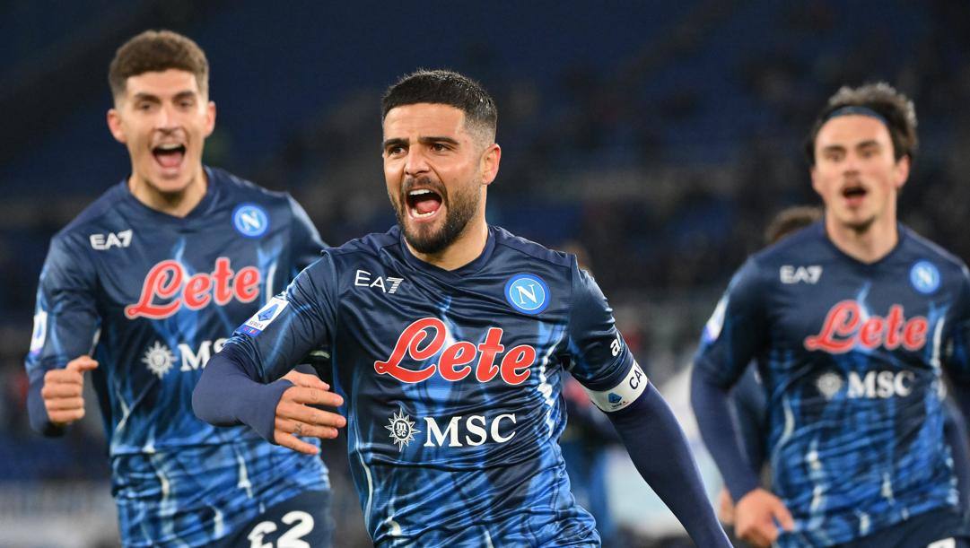 Lorenzo Insigne esulta coi compagni. LaPresse 