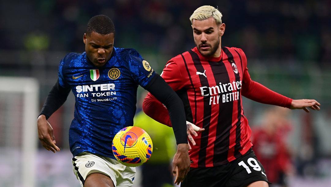 Denzel Dumfries e Theo Hernandez durante il derby di Coppa Italia. Getty Images 